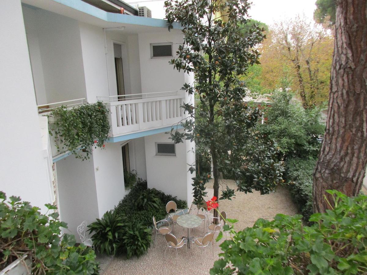 Hotel Pensione Ornella Чезенатико Екстериор снимка