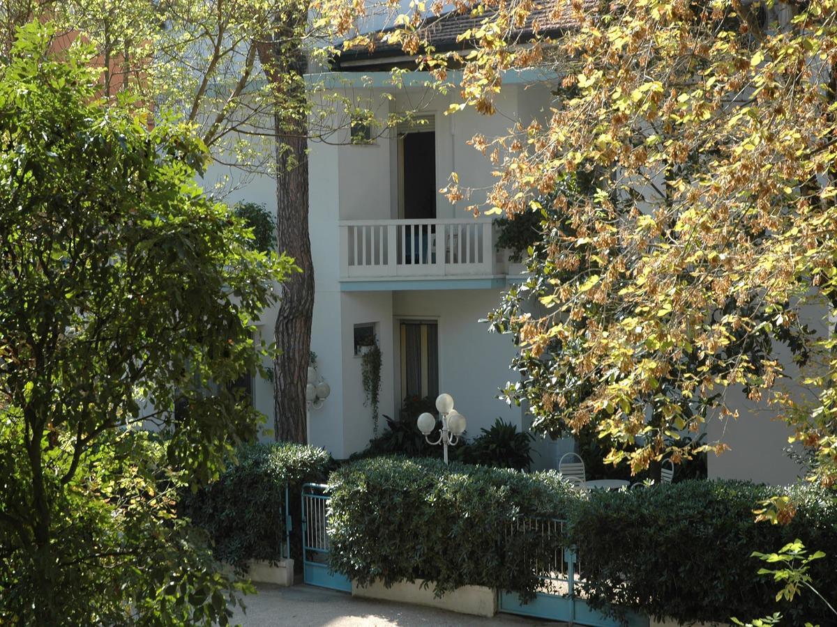 Hotel Pensione Ornella Чезенатико Екстериор снимка