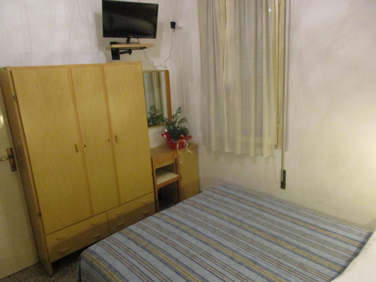 Hotel Pensione Ornella Чезенатико Екстериор снимка