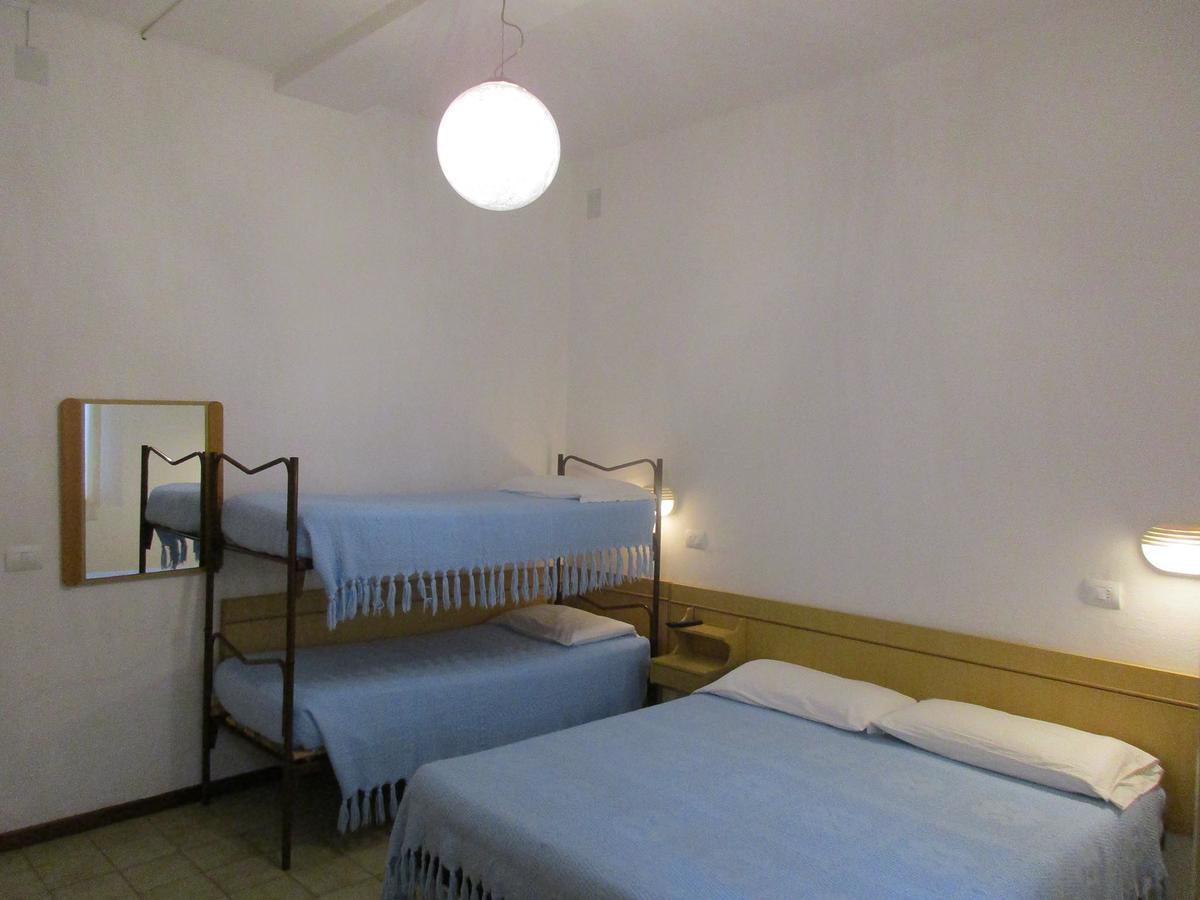 Hotel Pensione Ornella Чезенатико Екстериор снимка